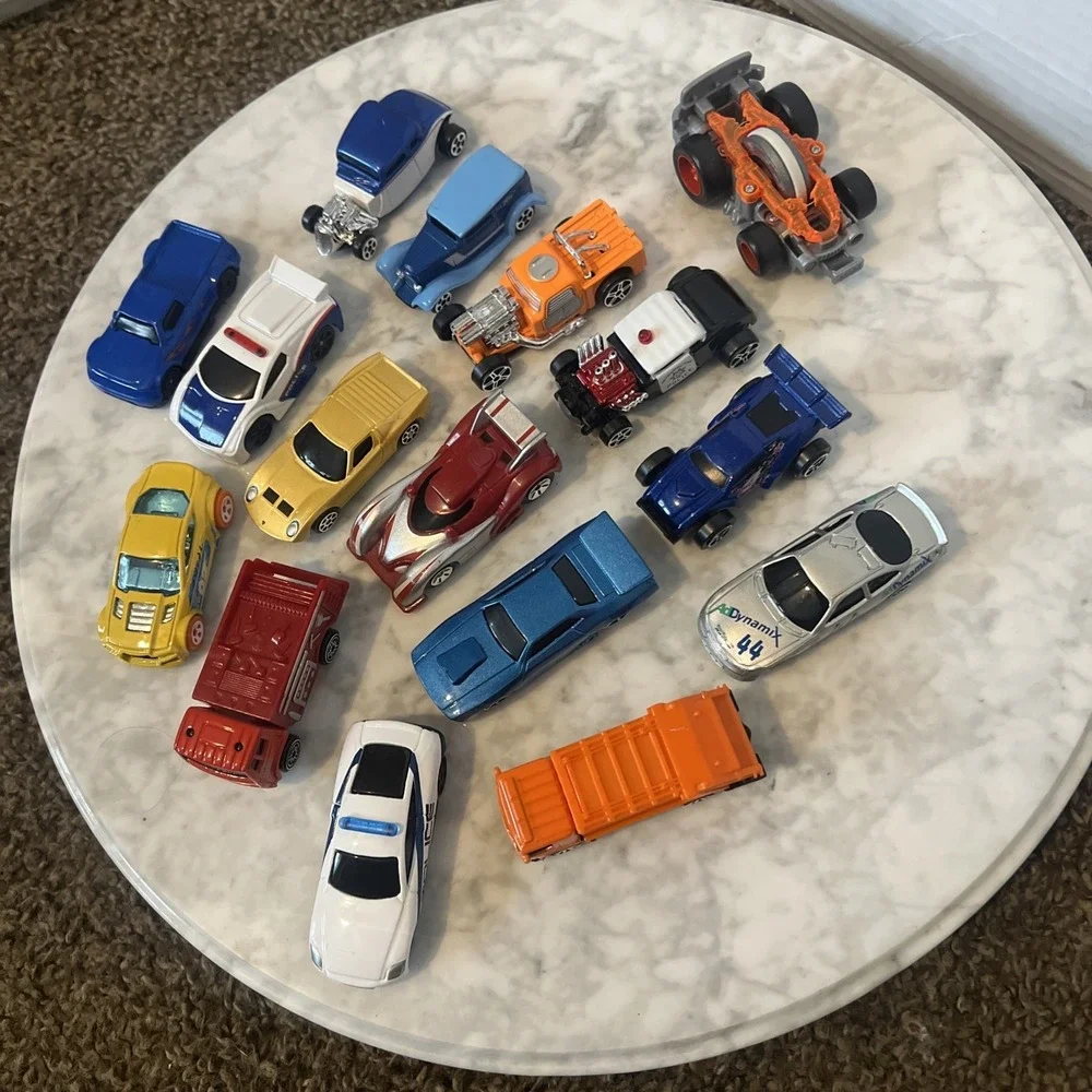 Lot of 16 Diecast Toy Cars Hot Wheels Matchbox Mixed Vehicles Loose